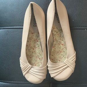 Mudd tan flats